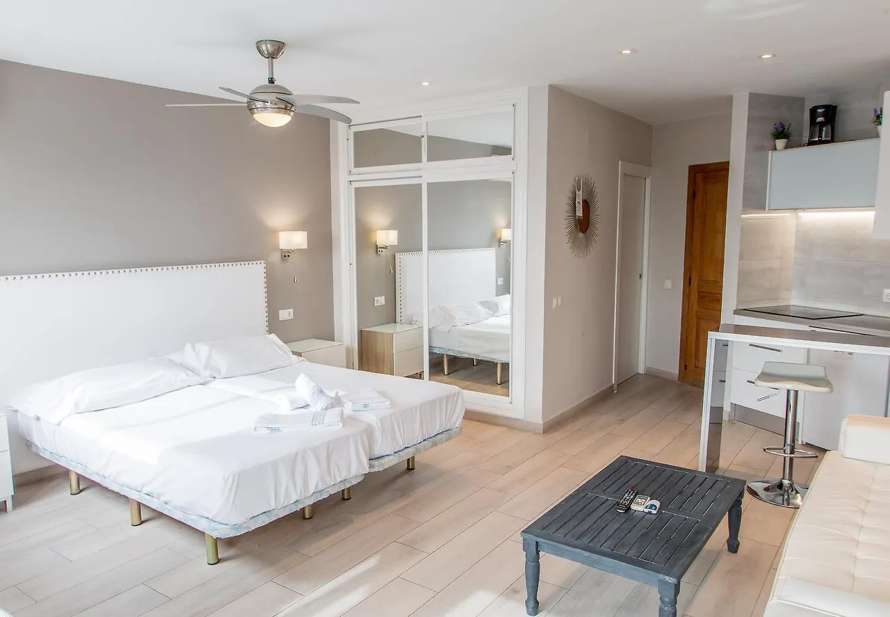 Palm Beach Club Apartamentos Carihuela Τορρεμολίνος